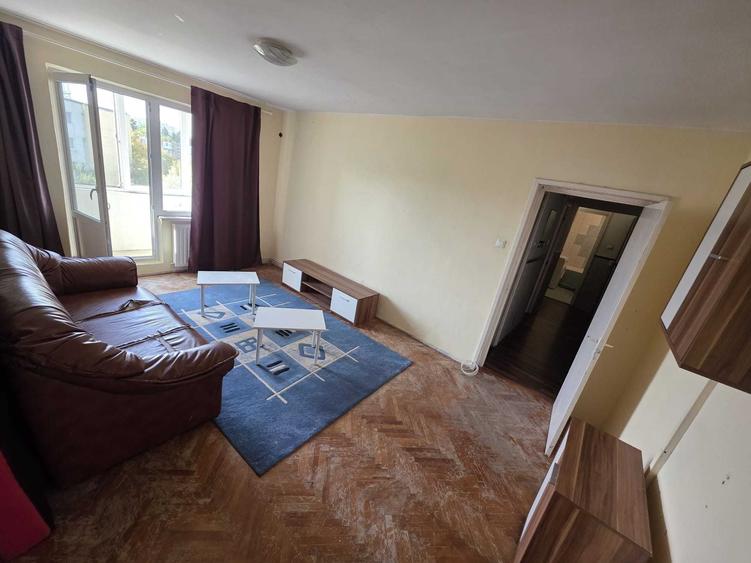 Apartament cu 2 camere semidecomandat în Dâmbu Pietros