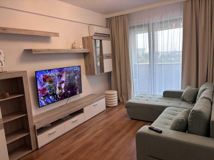 Apartament cu 2 camere decomandat în Apărătorii Patriei