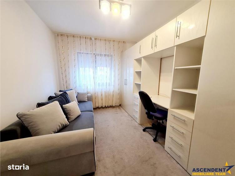 Apartament cu 3 camere decomandat, mobilat în Central