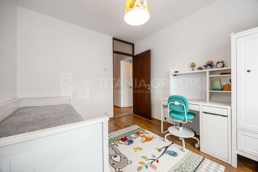 Apartament cu 4 camere decomandat, mobilat în Tractorul