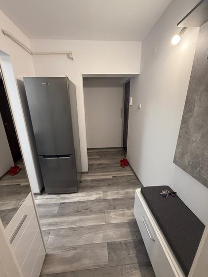 Apartament cu 2 camere decomandat în Simeria