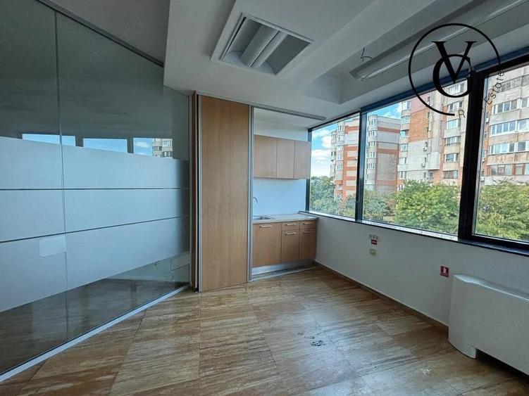 Spațiu comercial, de 90 mp, în Central