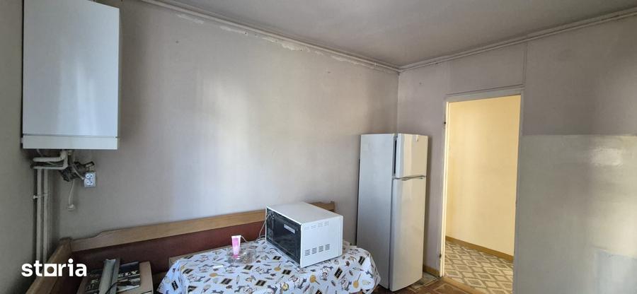 De vanzare ap.3 camere , cart. Tudor- str. Cutezantei - 11