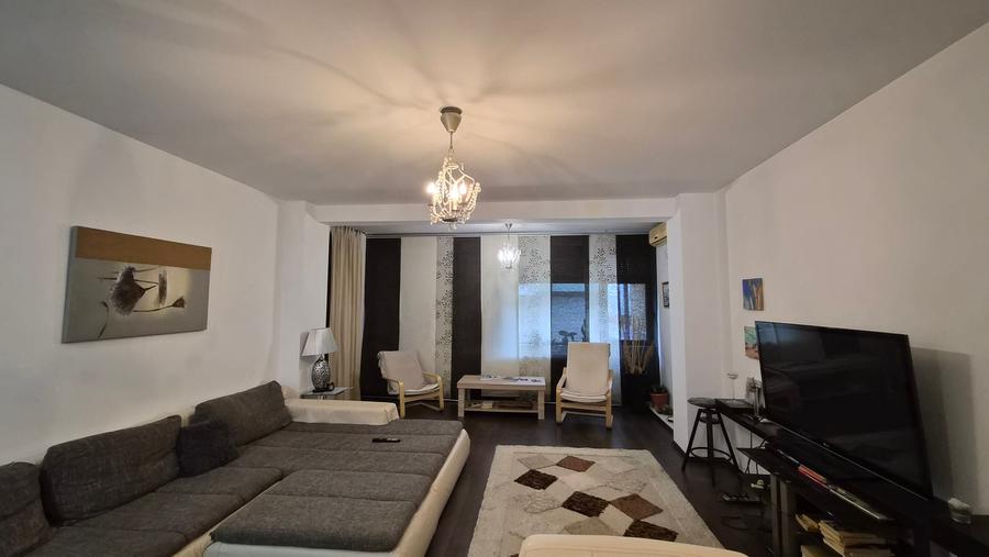 Apartament cu 2 camere decomandat, mobilat în Central