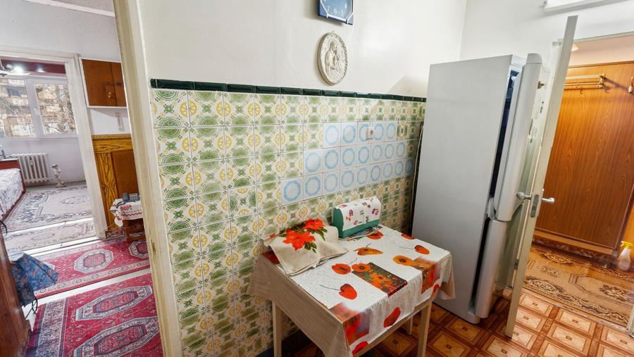 Apartament cu 3 camere, mobilat în Gorjului