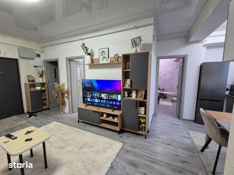 Apartament cu 3 camere decomandat în Agigea