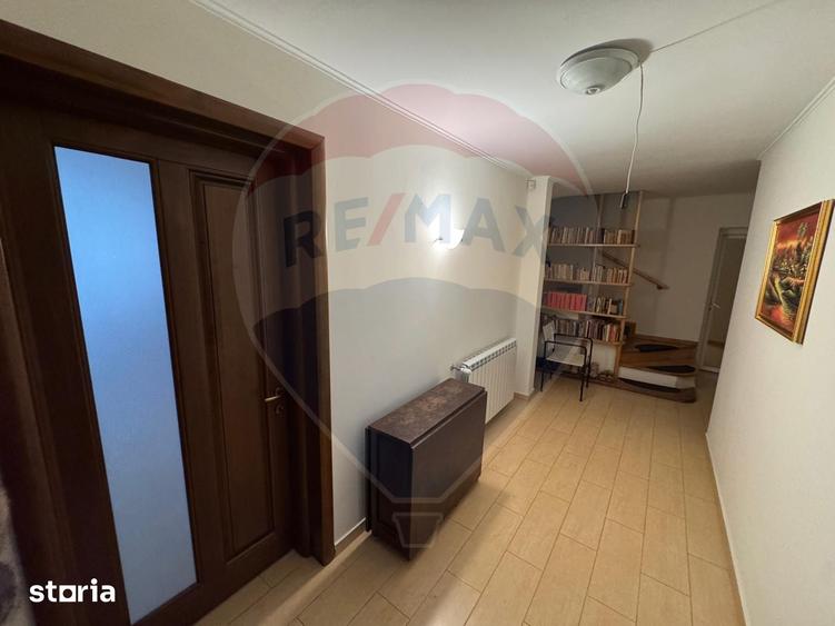 Casă cu 6 camere cu Teren 1263 Mp în Dărmănești