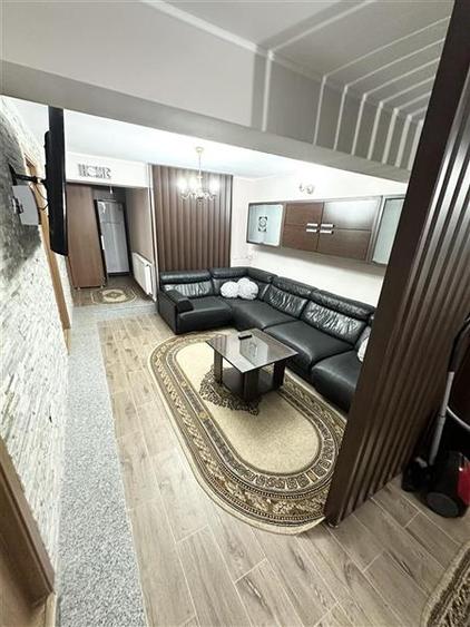 Apartament cu 4 camere decomandat, mobilat în Delfinariu
