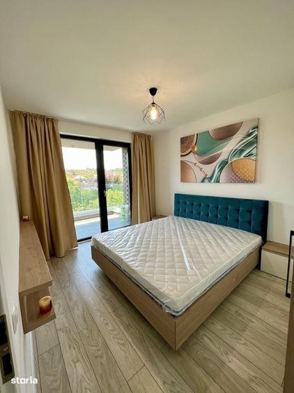 Apartament cu 3 camere semidecomandat în Ciupercenii Noi