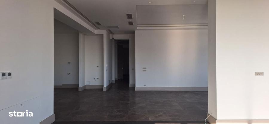 Apartament cu 4 camere în Tei