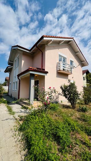 Casă individuală cu 5 camere cu Canalizare în Corbeanca