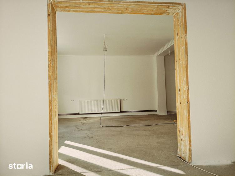 Apartament cu 3 camere în Traian