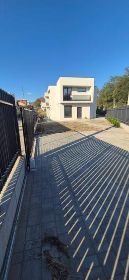 Casă cu 3 camere în Lazaret