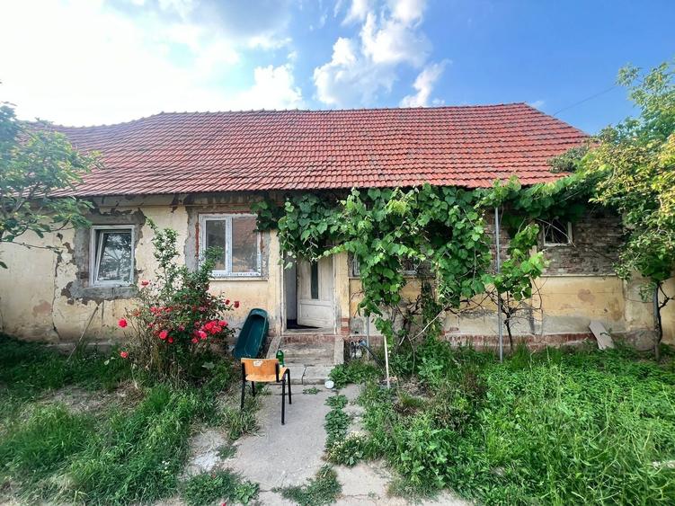 Casă individuală cu 2 camere cu Canalizare în Central