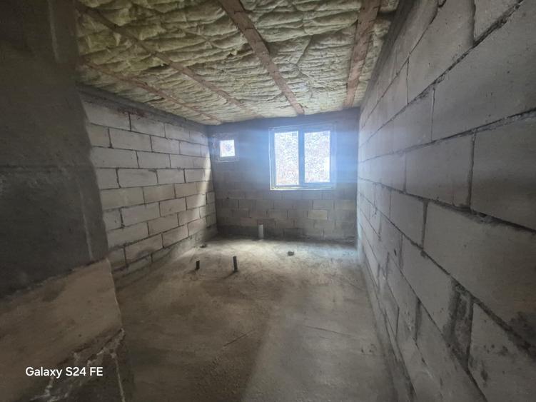 Casă individuală cu 6 camere cu Teren 800 Mp în Agârcia
