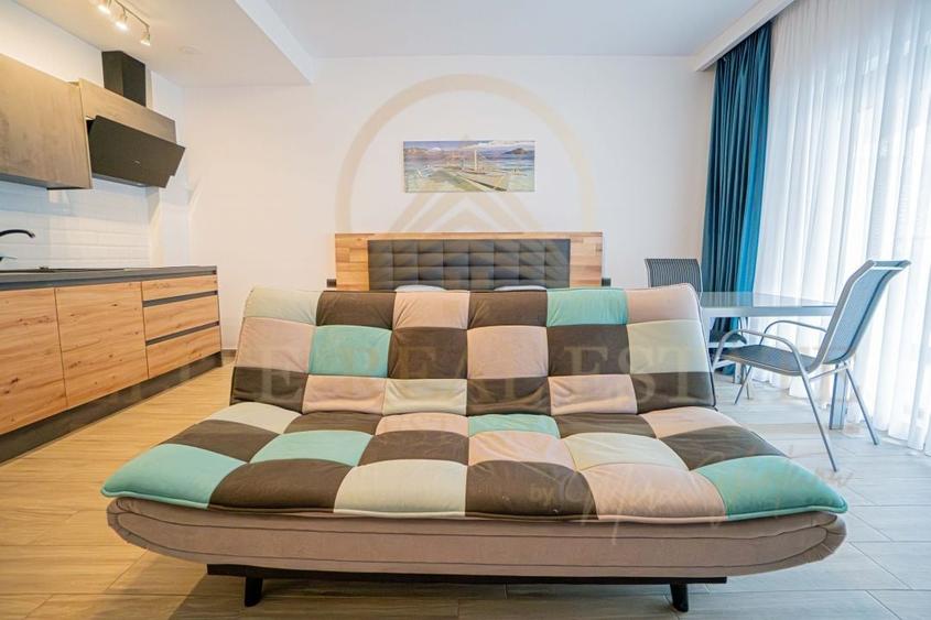 Garsonieră semidecomandată, mobilată în Est — fotografia 3