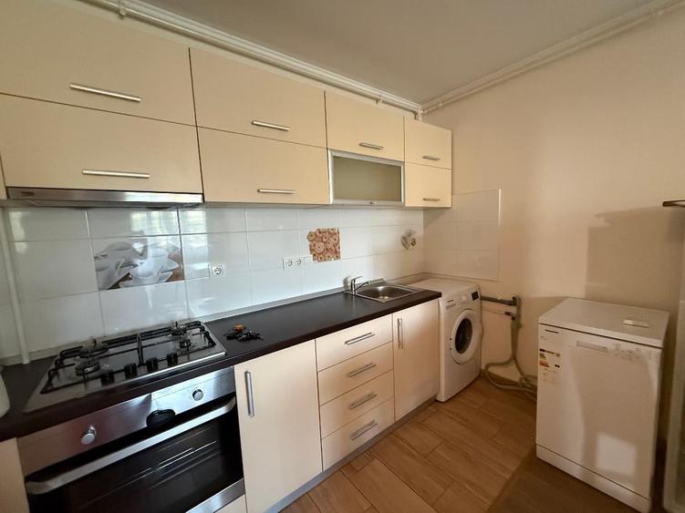 Apartament cu 3 camere în Cetate