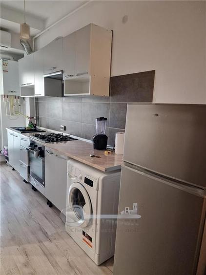 Apartament cu 2 camere decomandat în Podu Roș