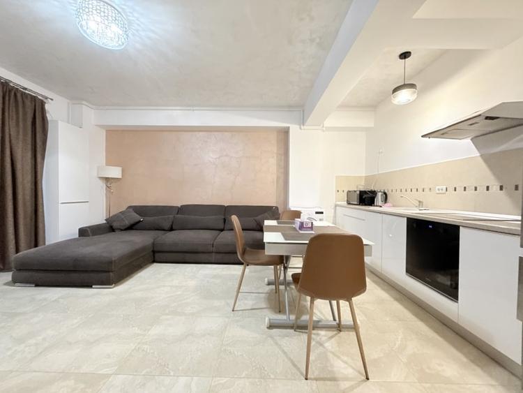 Apartament cu 2 camere nedecomandat, mobilat în Mamaia-Sat