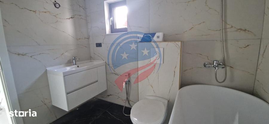 Casă cu 4 camere cu Teren 373 Mp în Central