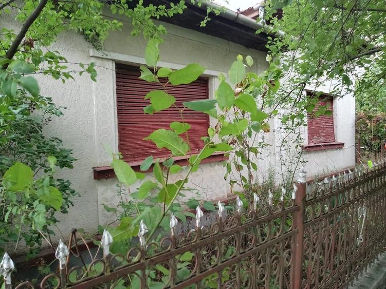 Casă cu 3 camere în Paulian
