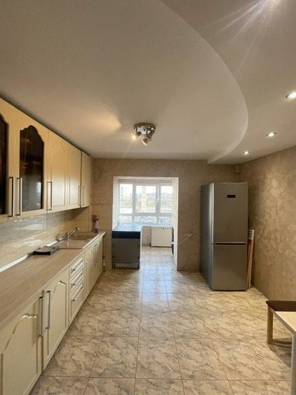 Apartament cu 3 camere decomandat, mobilat în Săsar