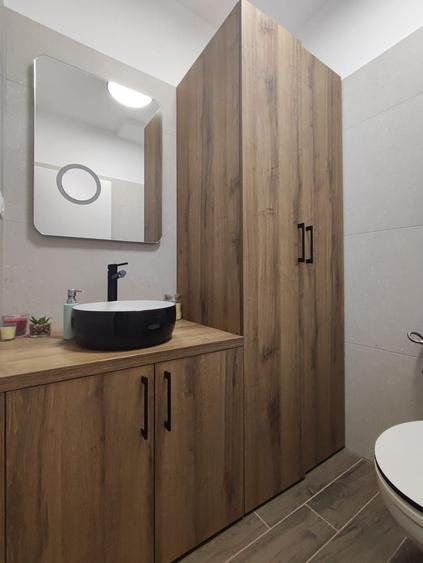 Apartament cu 3 camere semidecomandat, mobilat în Dumbrăvița