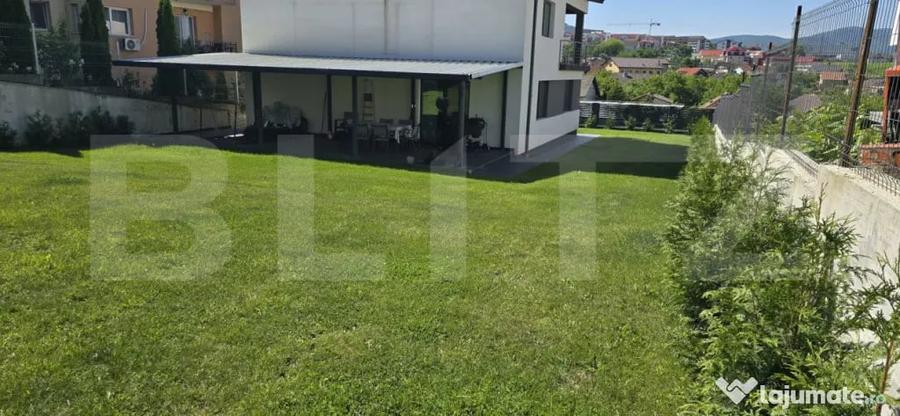 Casă cu 4 camere cu Teren 800 Mp în Central