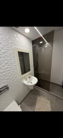 Apartament cu 2 camere, mobilat în Central