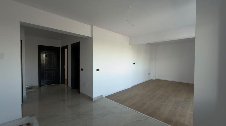 Apartament cu 3 camere decomandat în Prelungirea Ghencea