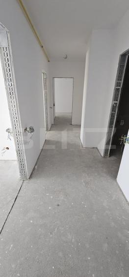 Apartament cu 3 camere decomandat în Pietroasa