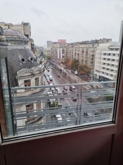 Apartament cu 4 camere decomandat în Magheru