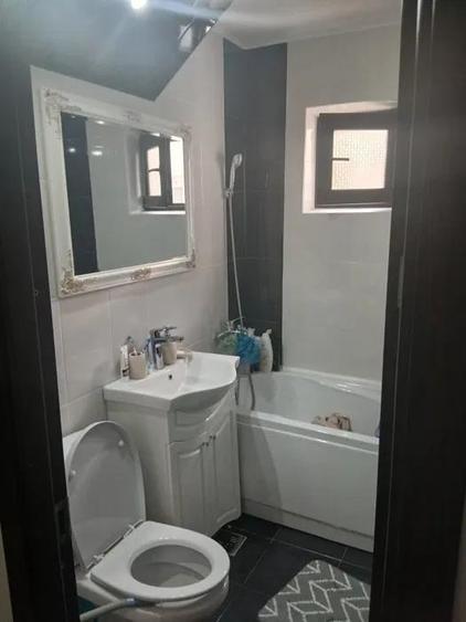 Apartament cu 2 camere semidecomandat, mobilat în Baza 3
