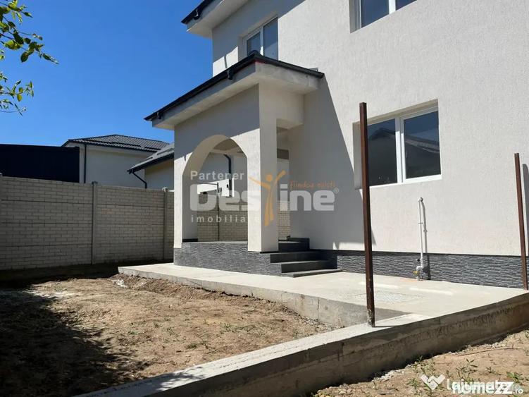 Casă cu 4 camere cu Teren 250 Mp în Central