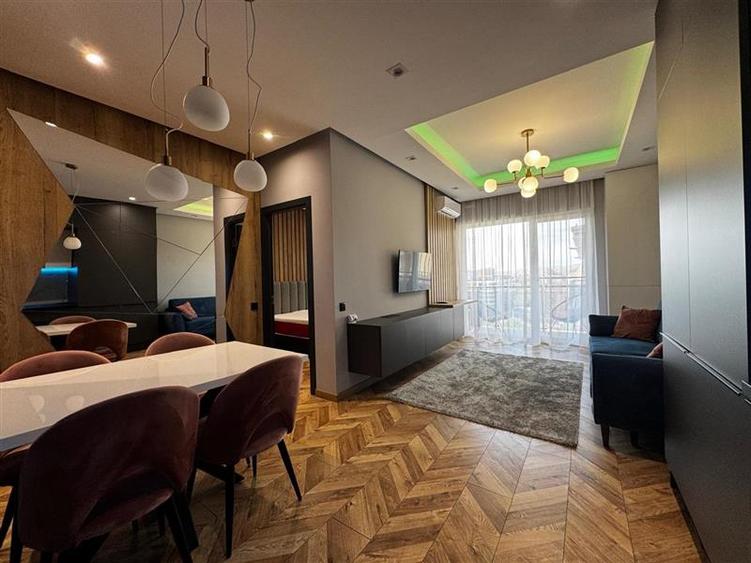 Apartament cu 2 camere semidecomandat, mobilat în Sopor