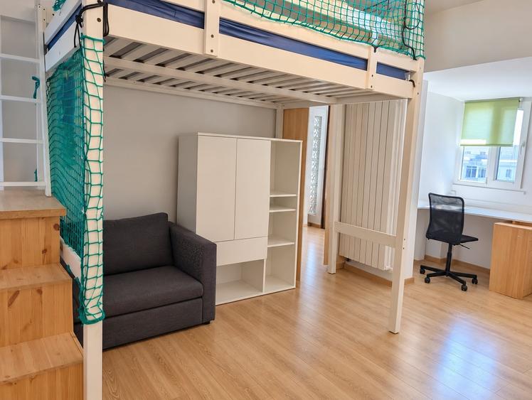 Apartament cu 3 camere decomandat, mobilat în Băneasa