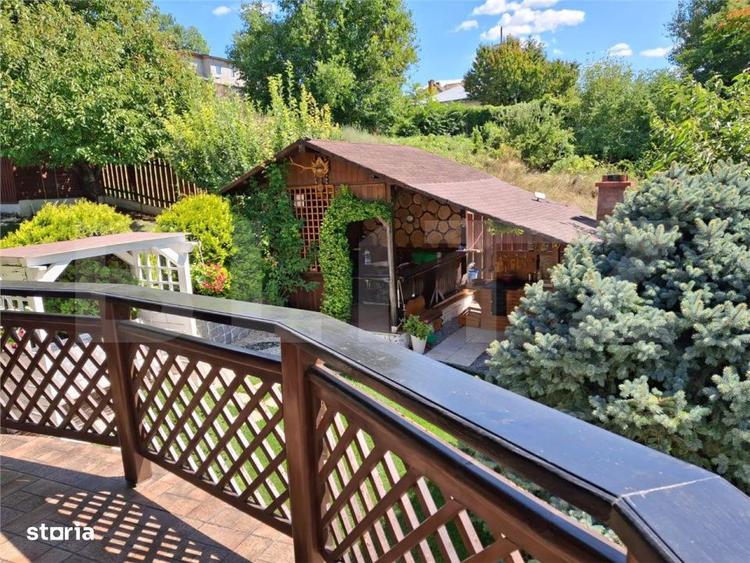 Casă cu 7 camere cu Teren 825 Mp în Bucium