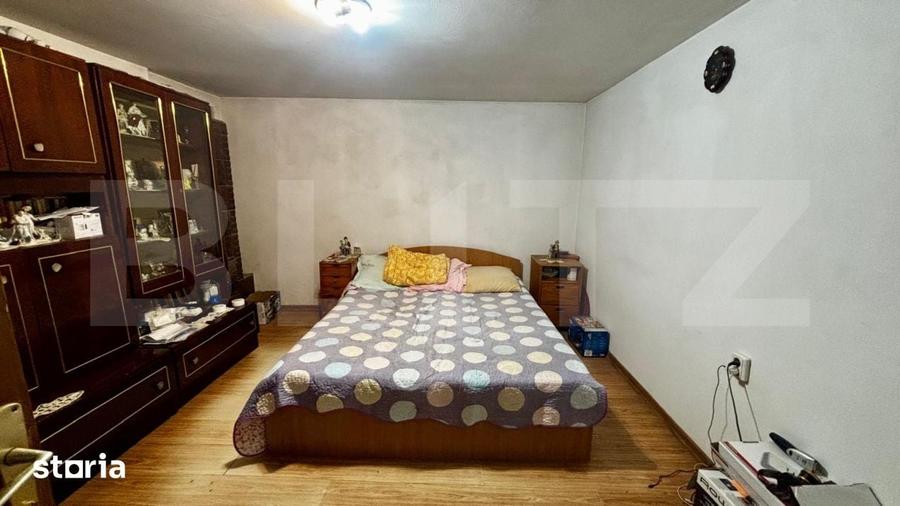 Casă cu 4 camere cu Teren 462 Mp în Craiovița Nouă