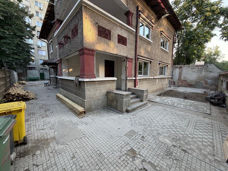 Casă cu 15 camere cu Canalizare în Rahova