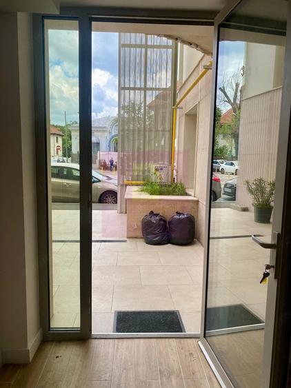 Apartament cu 3 camere decomandat în Armeneasca