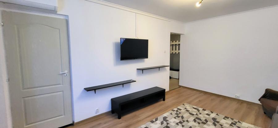 Apartament cu 3 camere decomandat în Rahova
