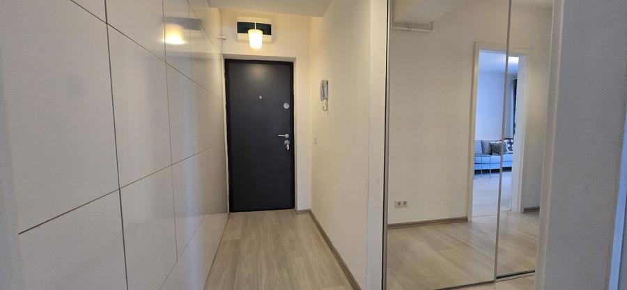 Apartament cu 3 camere decomandat, mobilat în Est