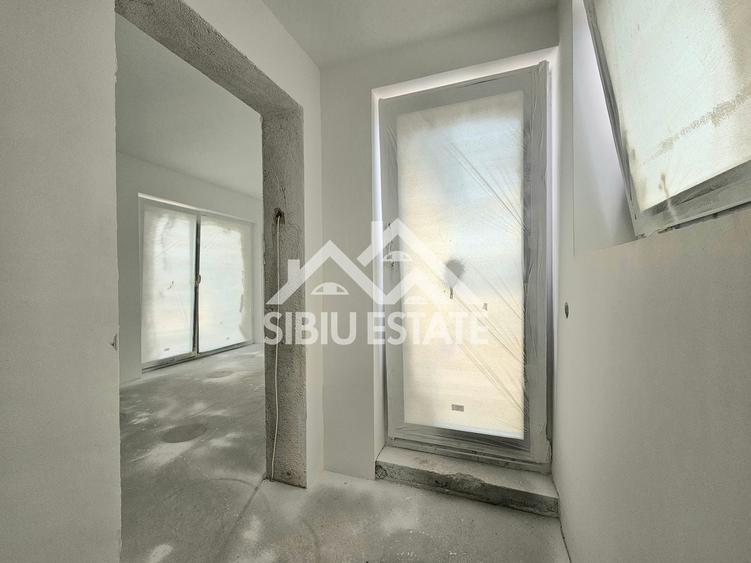 Duplex cu 4 camere cu Canalizare în Exterior Nord
