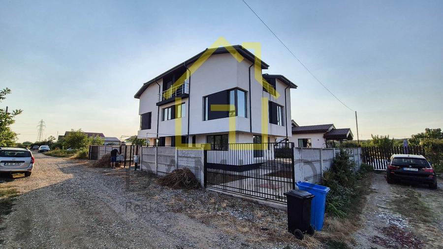 Casă cu 4 camere cu Teren 244 Mp în Periș