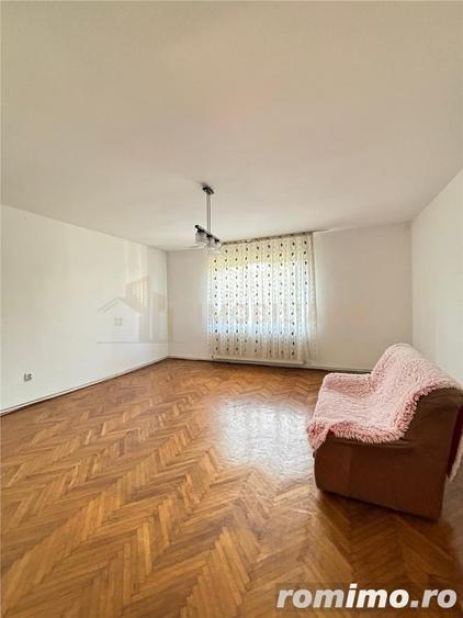 Casă cu 6 camere cu Teren 300 Mp în Central