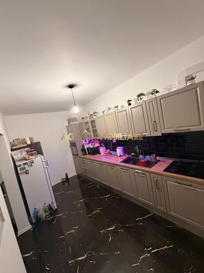 Casă individuală cu 3 camere cu Canalizare în Est