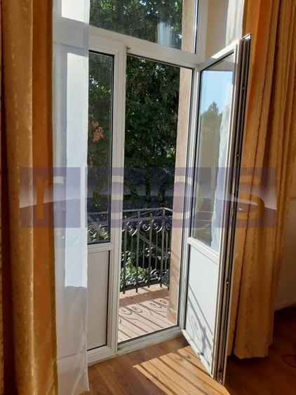 Apartament cu 3 camere decomandat, mobilat în Polonă