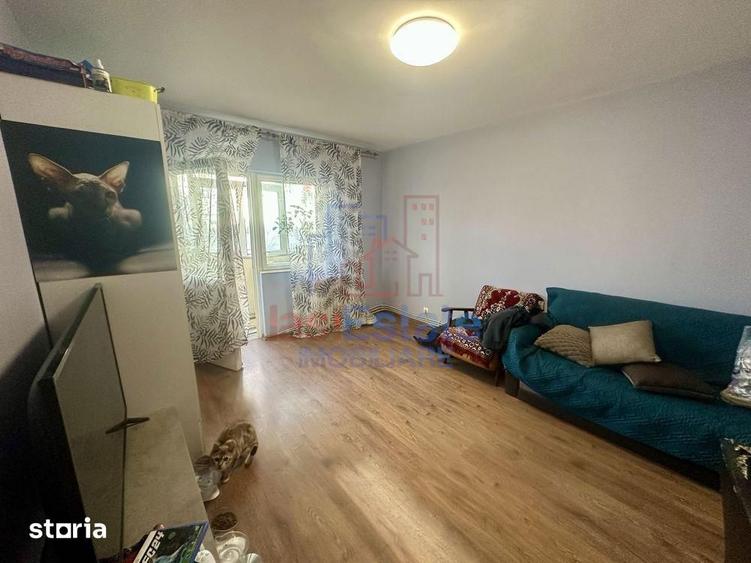 Apartament cu 4 camere decomandat în Galata