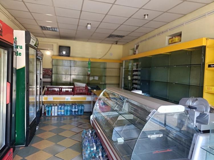 Spațiu comercial, de 32 mp, în Colanu