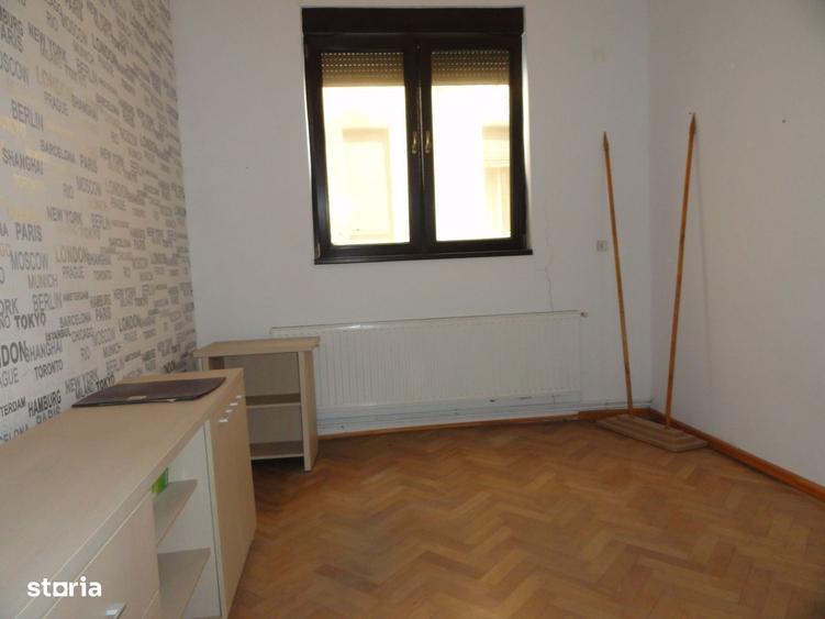 Spațiu comercial, de 70 mp, în Central